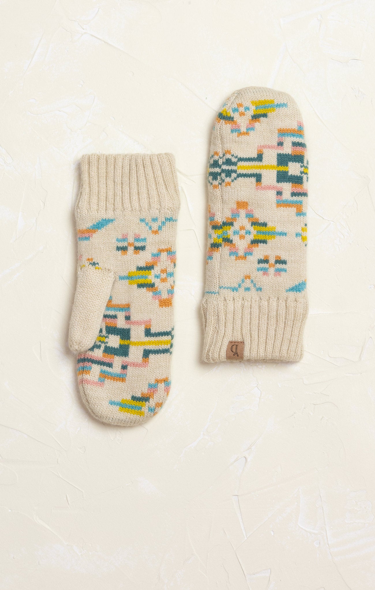 Aztec Mitten, aztec pattern, multi color pattern, mitten, cuffed wrist, ivory